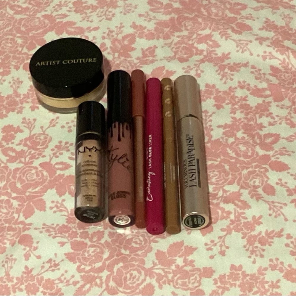 Makeup bundle